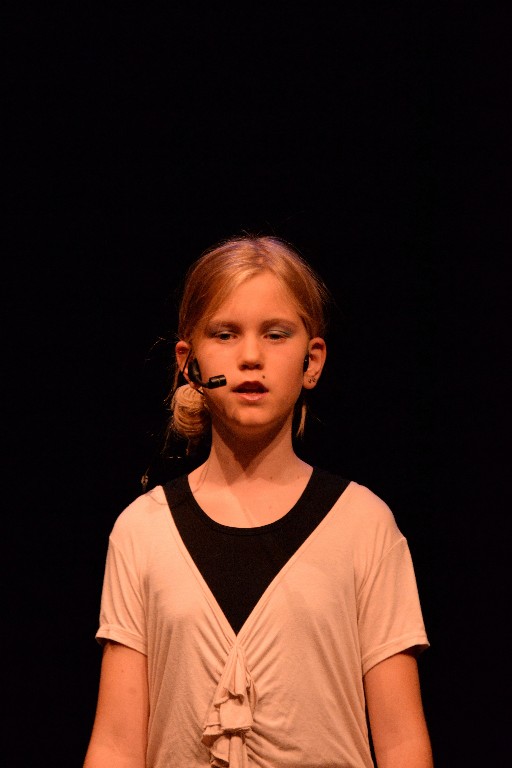 ../Images/Musical Nanny de Vries 193.jpg